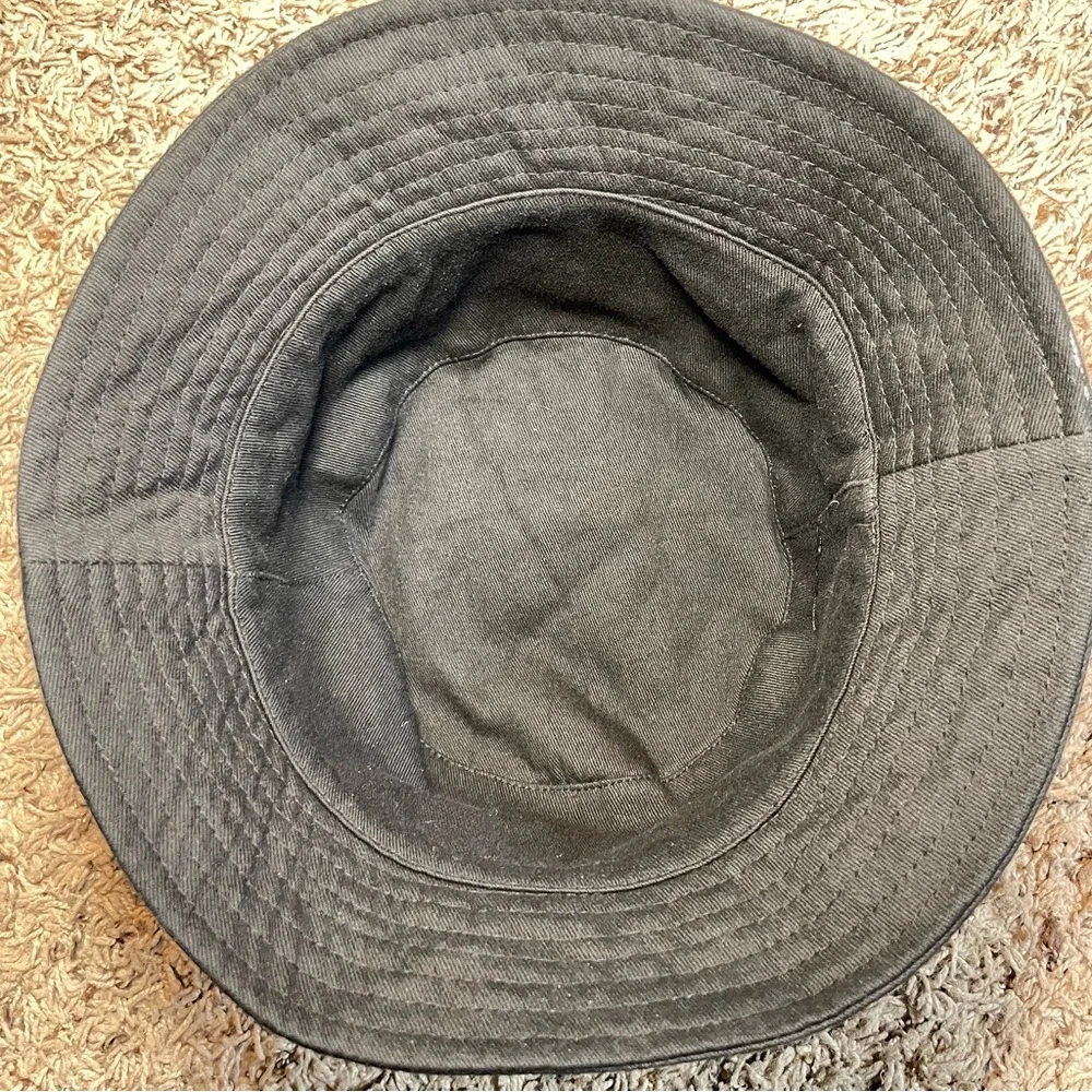 Kids Forever‎ 21 bucket hat